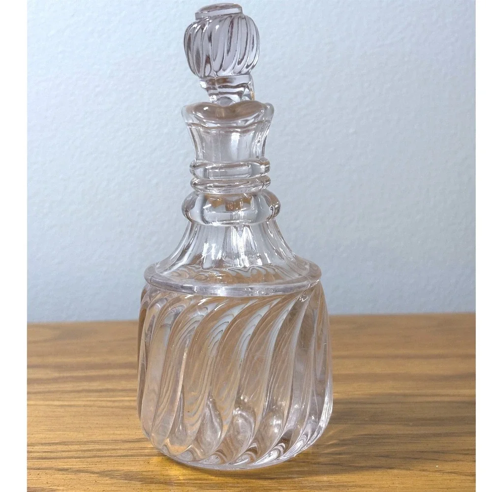 Vintage Clear‎ Swirl Pressed Glass Cruet with Stopper and Handle 6 inch